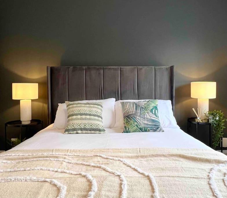 Beautiful Windsor 2 Bed, Perfect Location, 5 Mins Walk To Centre, Free Parking, Legoland, Ascot Lejlighed Eksteriør billede